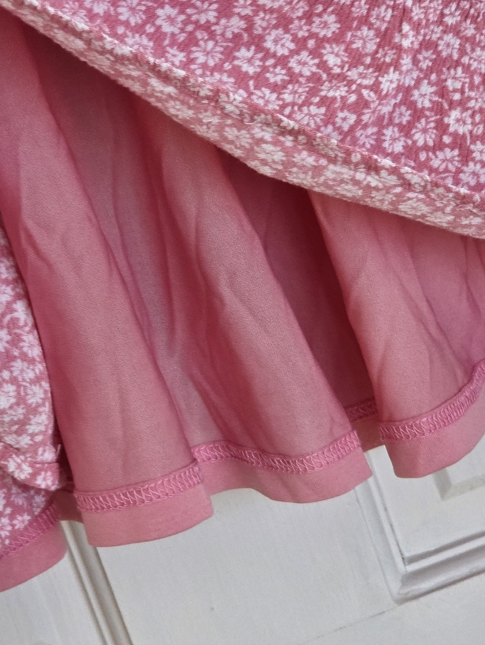 IN LOOM Ditsy Floral Mini Dress FLUTTER SLEEVE Smocked Bodice Lined M by In Loom - Picture 9 of 16